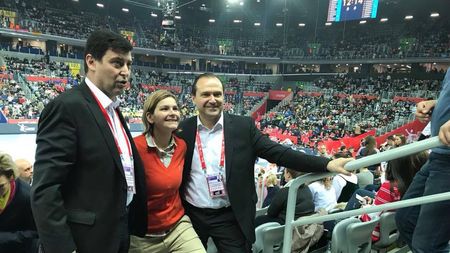 ALEGERI Handbal | Sorin Dinu a intrat oficial în cursă pentru un post de vicepreședinte! "Voi susține întotdeauna puncte de vedere care nu sunt subordonate unor interese personale". Mingea ridicată la fileu candidaților la funcția de președinte