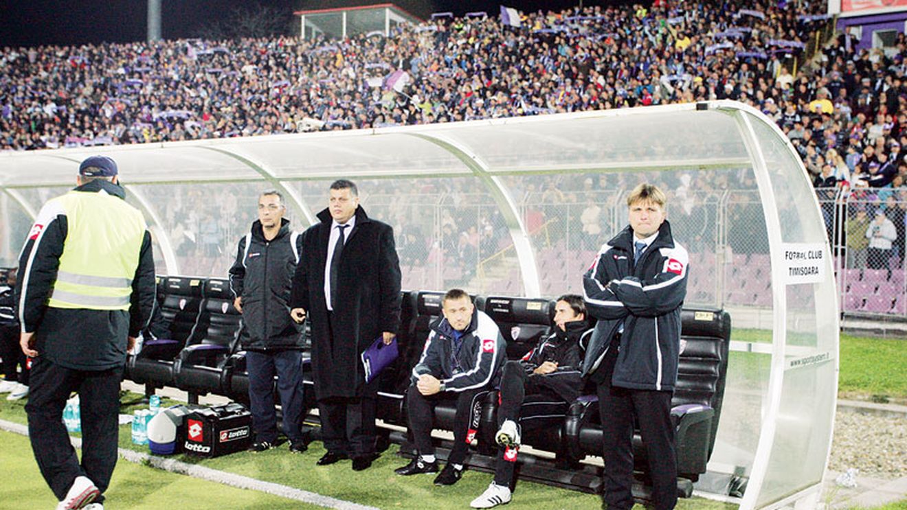 Iancu, către Uhrin:"Bați sau pleci!"