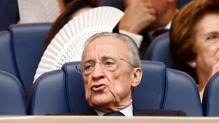 Florentino Perez are problemele lui Gigi Becali cu transferul verii! Real Madrid poate rata afacerea Diomande din cauza impresarilor fotbalistului care se ceartă pe bani