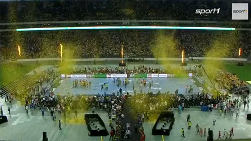 VIDEO | Record mondial de asistență înregistrat la un meci de handbal din Germania: peste 40.000 de spectatori au asistat la partidă pe un stadion de fotbal
