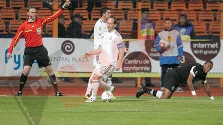 Lusitanii, supărați pe arbitru!** "Nu mi-a plăcut să cad în careu, dar centralul a considerat că nu a fost penalty"