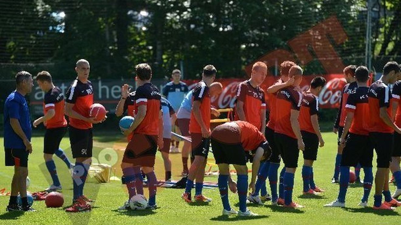 Amatorism teribil la Steaua!** Unul dintre jucători a fost pus într-o situație stânjenitoare. În timpul ăsta, "Maramureș" avea treabă...pe "Internete"