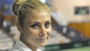 INTERVIU EVENIMENT | Cătălina Cristea: "Mă rugam ca, atunci când mă las, să merg în vacanță unde am ajuns cu circuitul. Acum, nici la Grand Slam-uri nu am vrut să merg". Cum vine mingea de la Serena și un episod cu frații Bryan: știa că joacă alături de Mike, dar la meci s-a prezentat Bob!  