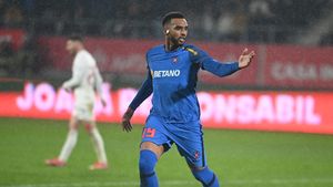 Lovitură pentru FCSB! Billel Omrani s-a accidentat înaintea meciului cu UTA Arad! Cât va lipsi atacantul francez