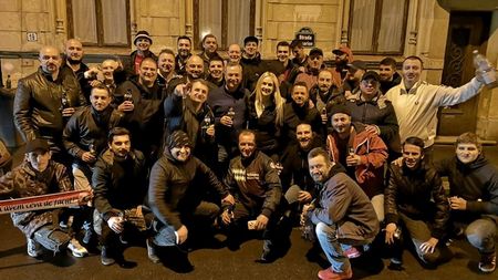 Mircea Rednic, scos în stradă de galeria lui Dinamo: "E cea mai frumoasă aniversare din viața mea". Cum l-au impresionat suporterii