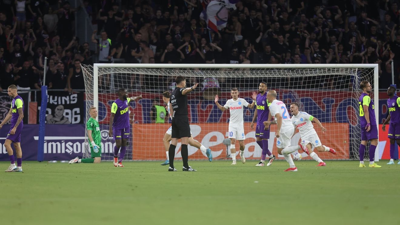 De ce a început Supercupa României dintre FCSB și CFR Cluj cu o întârziere de câteva minute: ce le-a spus arbitrul fotbaliștilor!