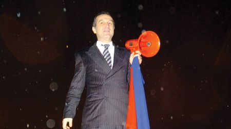 Aleargă după doi iepuri!** Gigi Becali vrea să ia campionatul cu Steaua și speră să ajungă deputat