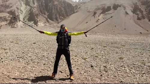 Se antrenează zilnic să cucerească vârful Kilimanjaro!