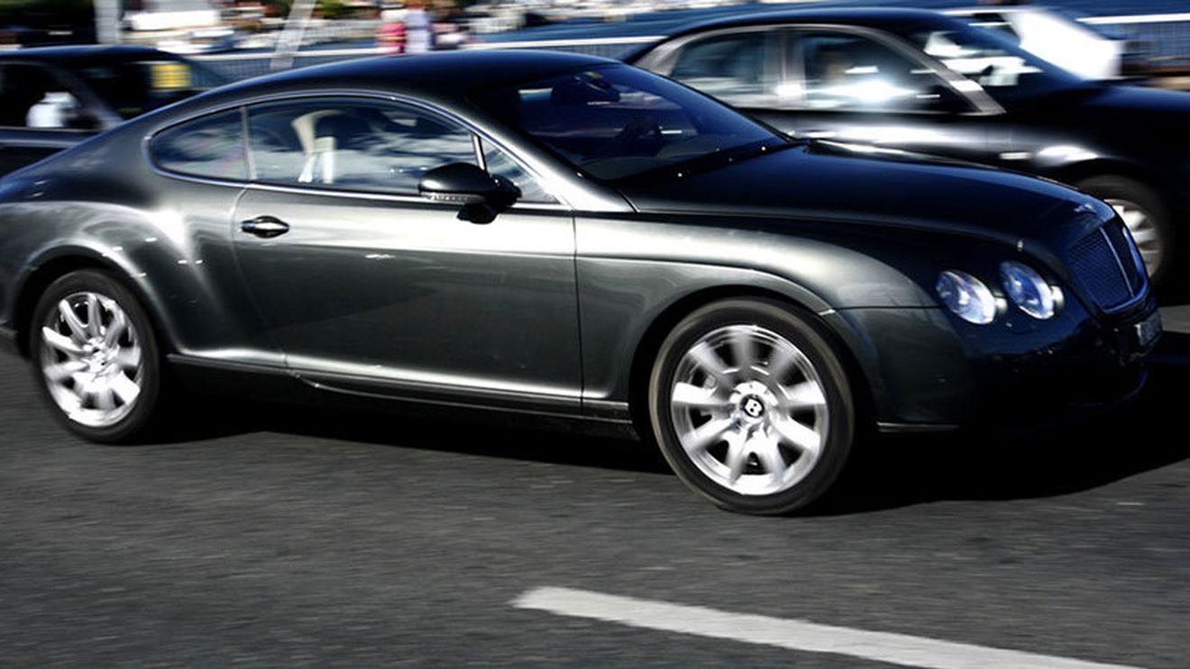 Urmărire ca în filme pe străzile Moscovei: polițiștii au stricat o cerere în căsătorie