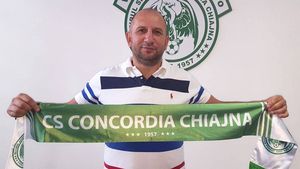 Aberația primarilor intrați în fotbal naște monștri: Miriuță a semnat cu Concordia, dar Concordia n-a semnat cu Miriuță! Primarul l-a adus pe antrenor peste capul președintelui, care a plecat furios. UPDATE | Reacția lui Tănase: "N-am voie să plec 10 zile pe an? Nu-i niciun scandal"

