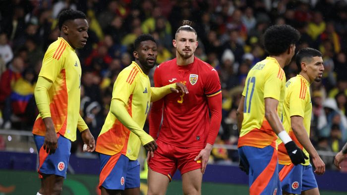 O problemă mare cât 70.000.000 de euro pentru Radu Drăgușin! Transferul pe care Ange Postecoglou vrea să-l facă pe postul românului