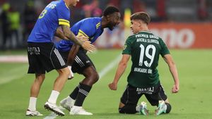 Raul Rotund, dinamovistul care a răpus FCSB, interviu emoționant după ce a înscris în Ghencea: „Tata s-a rugat în fața televizorului, domnul Becali nu ar trebui să se supere”. Mesajul de la Kopic și de ce crede că ar fi meritat mai multe șanse în tricoul „câinilor”. EXCLUSIV