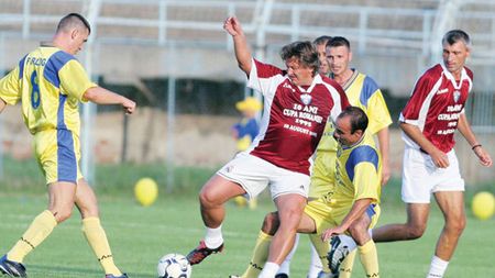 Fanii sărbătoresc 91 de ani de la înființarea clubului Rapid prin reeditarea finalei Cupei României cu Petrolul din 1995