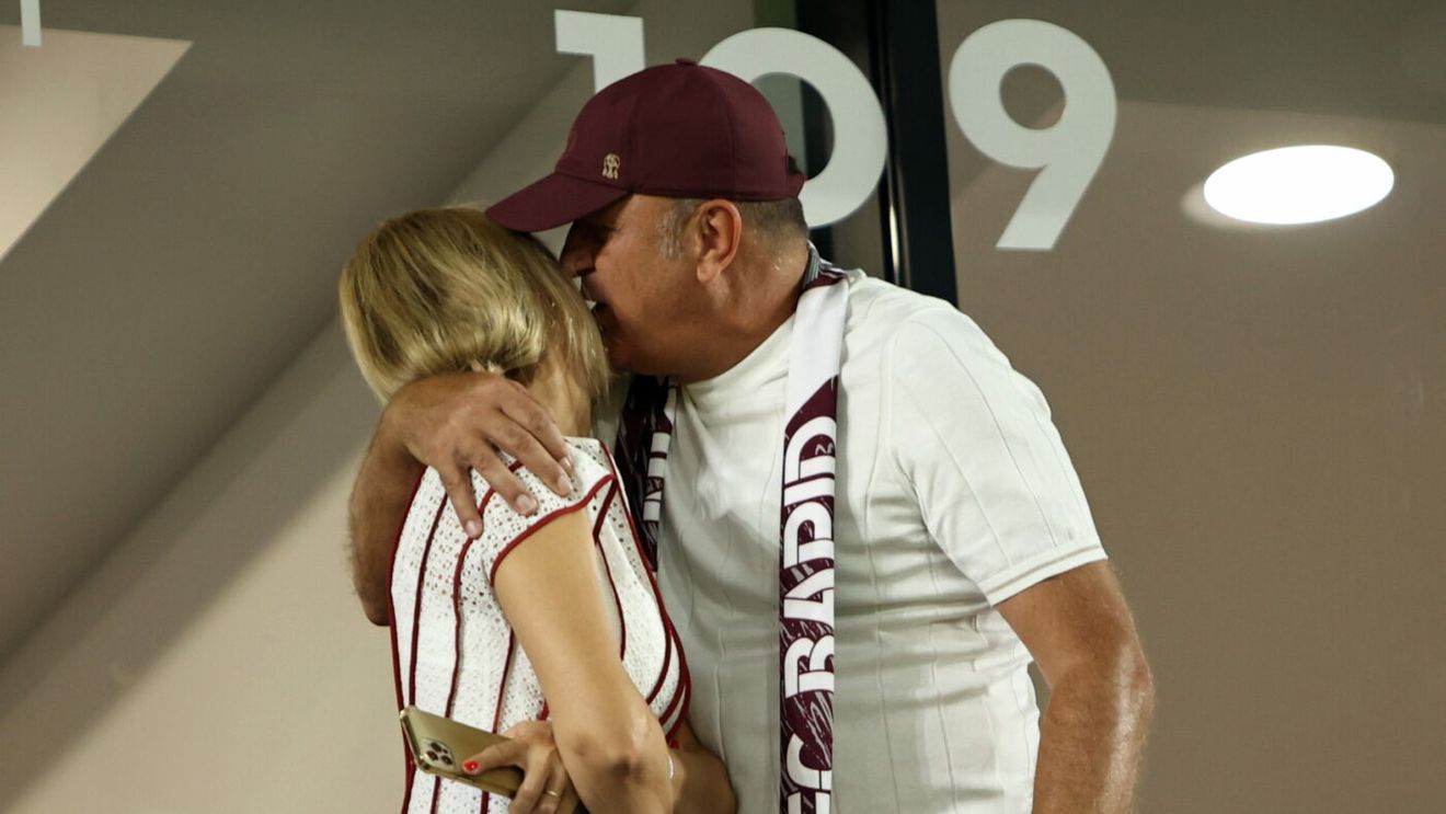 Apariție rară pe stadionul din Giulești! Finanțatorul Dan Șucu a urmărit meciul Rapid - UTA alături de soția lui, Diana | FOTO