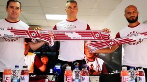 Rapid propune fanilor materiale promoţionale, sub marcă proprie, identice cu cele lansate în anii '80: ”Ne-am propus să intrăm în rundul cluburilor mari din Occident”