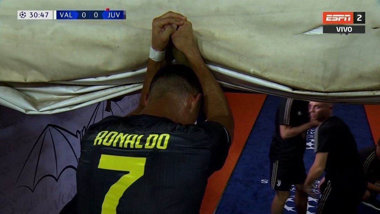 Când copiii jignesc legendele. Cel mai urât moment al serii de uitat pentru Ronaldo: ce i-a făcut un puști la ieșirea de pe teren. FOTO