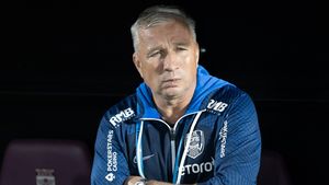 Momentul în care Dan Petrescu nu s-a mai putut stăpâni în Rapid - CFR Cluj! Ce gest a făcut antrenorul după ce arbitrul Bîrsan nu a dat un henț clar la Morais: camerele au filmat totul!