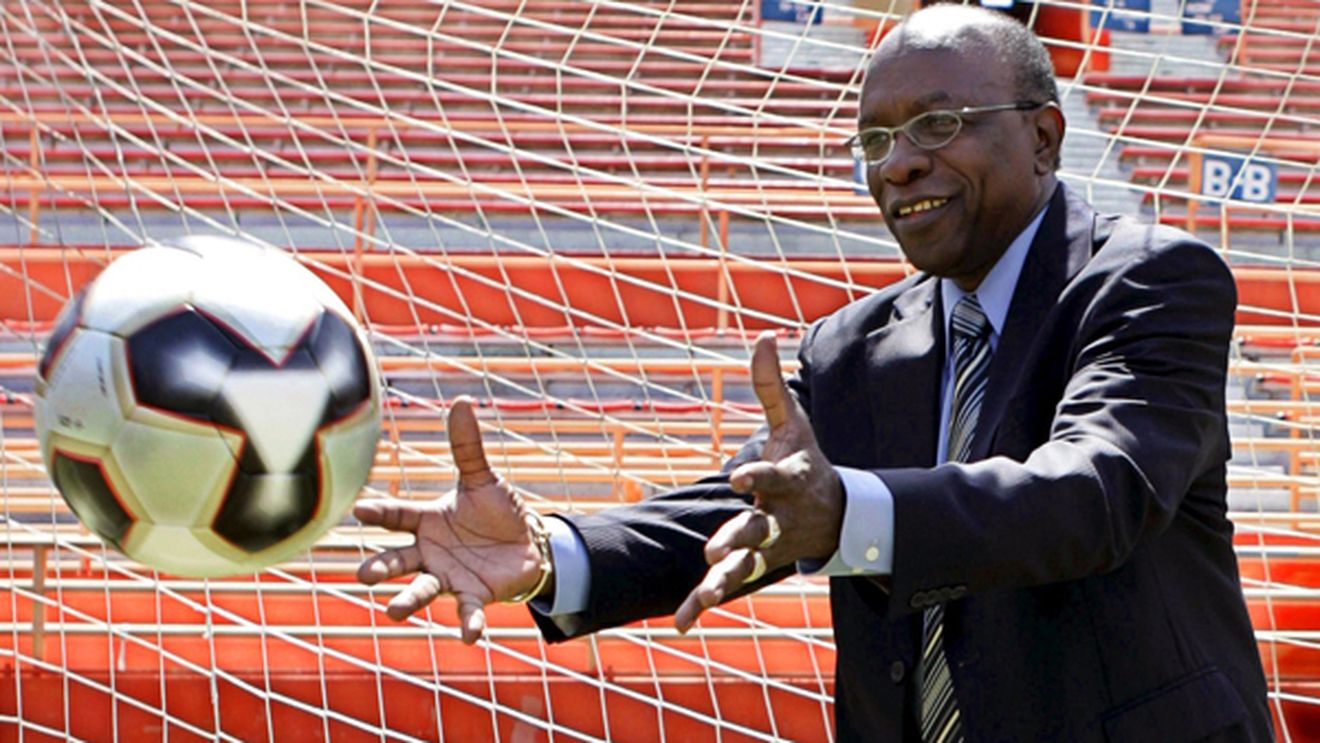 Jack Warner, fost vicepreședinte al FIFA, a fost suspendat pe viață din fotbal