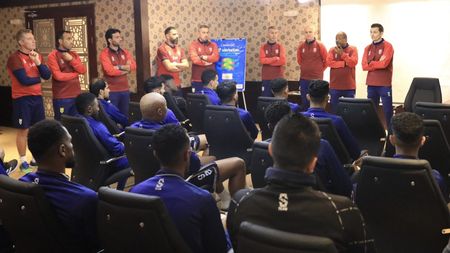 Antrenor român cu Licență Pro, pe urmele lui Cosmin Contra și Costel Gâlcă! A semnat cu o formație din Arabia Saudită imediat după Revelion | EXCLUSIV