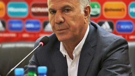 Înfrângerile cu România și Polonia au fost decisive: Varujan Sukiasian a demisionat din funcția de selecționer al Armeniei