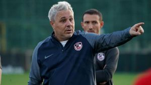 Marius Șumudică, scenariu incredibil pentru finalul sezonului din Liga 1. „Am informații!” Antrenorul român a făcut dezvăluiri. „Vă spun eu când se joacă Astra - Craiova!”