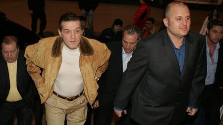 "Steaua și Dinamo au ajuns de râsul curcilor!** Bine le face Paszkany că îi fură pe toți"