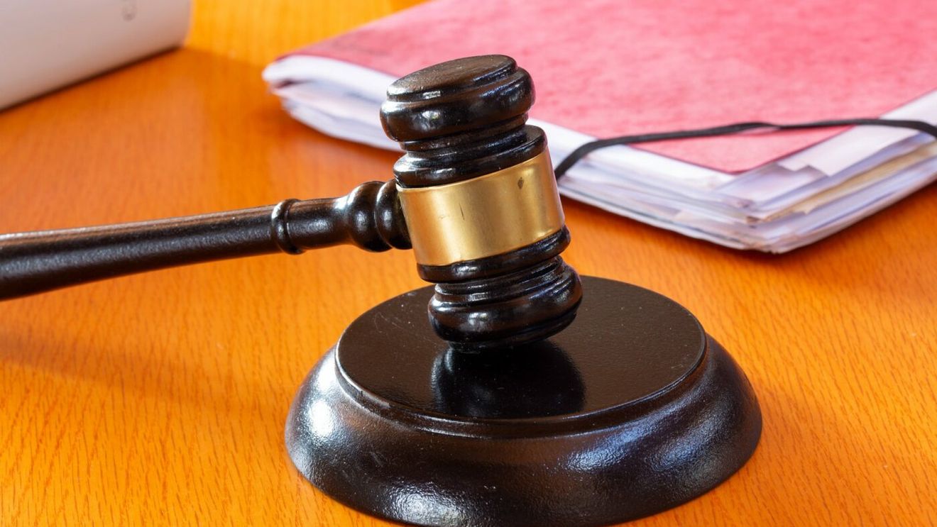 A venit nota de plată! Trebuie să dea 1.800.000 de dolari despăgubiri, după ce cryptomoneda pe care a promovat-o s-a prăbuşit