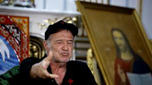 Gigi Becali face alianță cu Călin Georgescu pentru a pune mâna pe România. Miliardarul are planul gata: „Duc partidul mai departe și îi dau grațiere!”