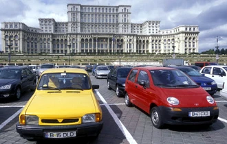 Anunț pentru românii cu mașini mai vechi de 10 ani. Se întâmplă din 2025