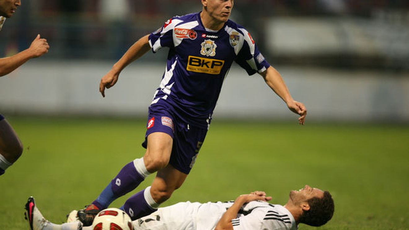 Scos din minți de jocul steliștilor, Gigi Becali a rezolvat la pauza meciului cu Oțelul transferul lui Bourceanu!** Ce i-a zis impresarului