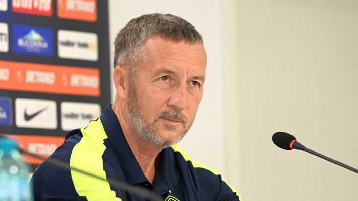 Surpriză pentru Mihai Stoica, președintele FCSB. Cine l-a așteptat pe aeroport, la revenirea din cantonament