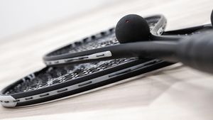 Ce este squash-ul și unde se poate practica în România? „S-a dezvoltat tot mai mult. Cei până în 40 de ani frecventează aceste locuri" | SPECIAL