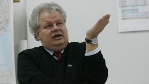 Valvis depinde de Taher