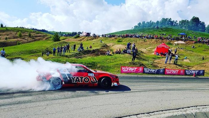 Drift: Etapă la altitudine record în România
