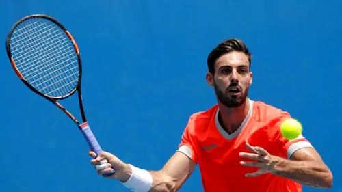 La un pas de bătaie, pe terenul de tenis. Un veteran spaniol și-a pierdut cumpătul și a fost oprit în ultimul moment de arbitrul căruia tocmai îi arătase degetul mijlociu