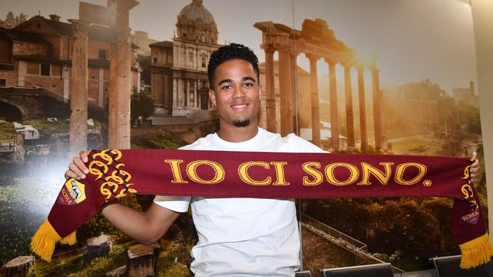 Fiul lui Patrick Kluivert a prins transferul carierei. La 19 ani, Justin semnează cu o semifinalistă a Ligii