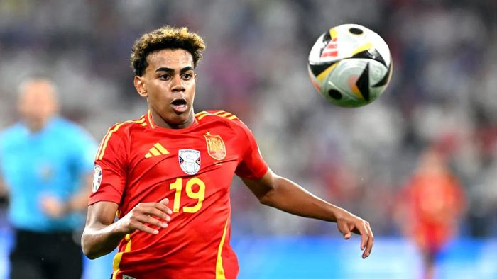 Doi tineri fotbaliști români împart același top cu starurile de la FC Barcelona, Yamal și Cubarsi sau „galaticul” Endrick!
