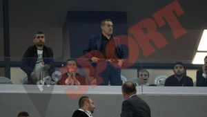 Reghe a dezvăluit o parte din discuția pe care a avut-o cu Becali la meciul cu Gaz Metan:** "Băi, tată, de ce nu l-ai băgat pe Martinovic?"