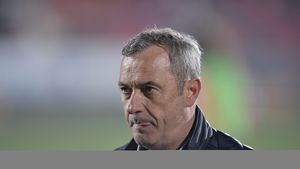 Un fost jucător de-al lui Rednic a dezvăluit totul: "Sincer, el nu speră să prindă play-off-ul și nu crede în asta"