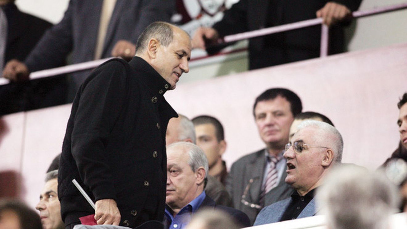 "Judecați-ne odată!"