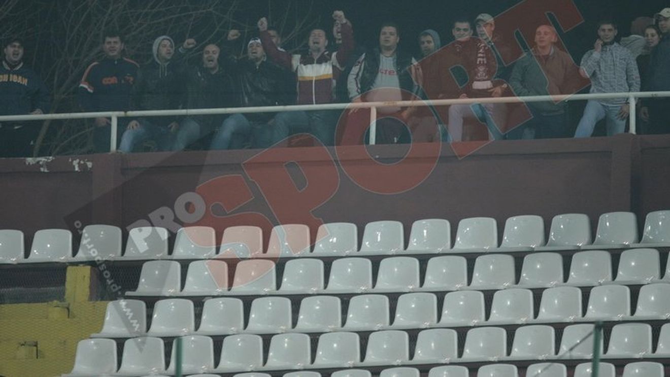 FOTO** 25 de fani rapidiști au urmărit meciul cu "U" de pe Teatrul Giulești!
