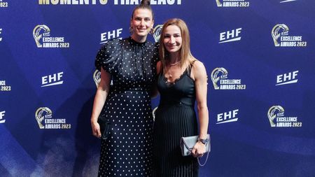 Gafă sau cu intenție? Continuă războiul din handbal: Cristina Vărzaru, deposedată de perioada jucată la Rapid de colegii săi de la CSM București