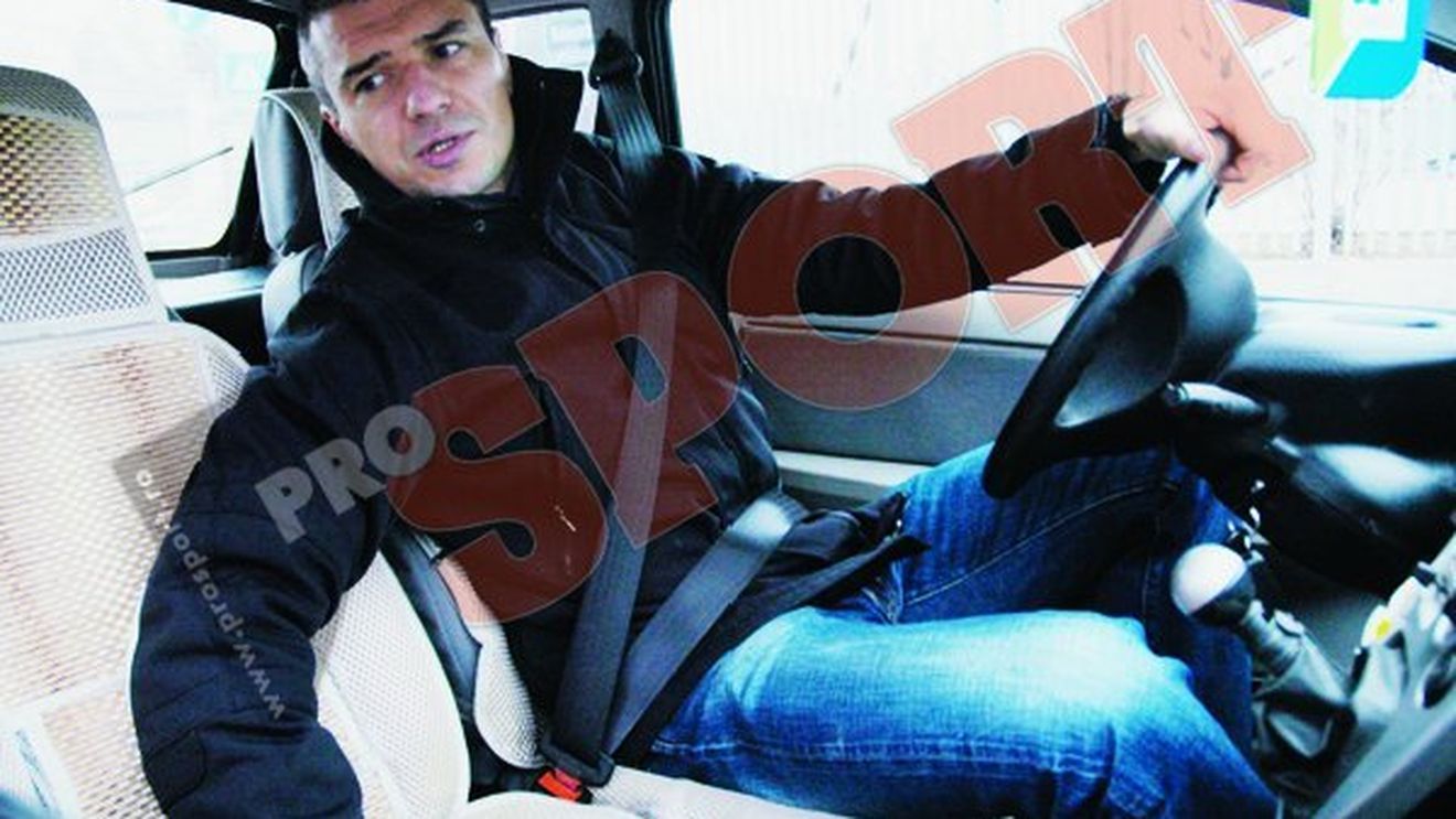 Colegii au crezut că a luat-o razna: "Dacă-i dau un șut, pornește!"** FOTO Pancu și-a luat "bolid" și conduce fără permis!