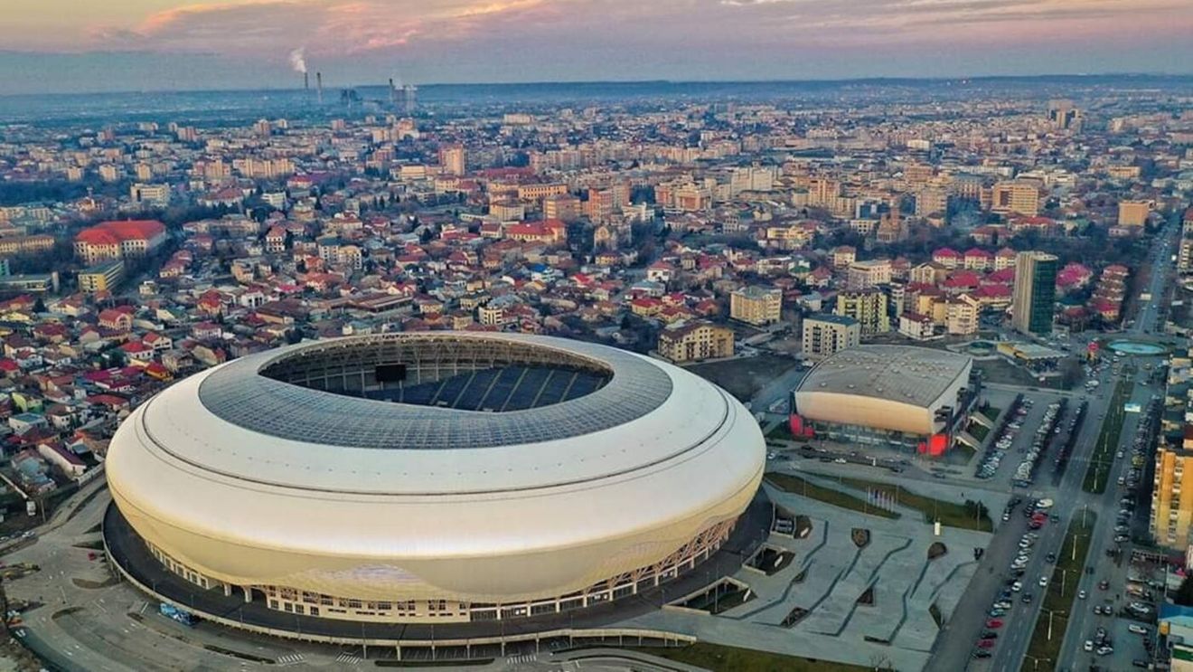 La 9 ani de la inaugurarea arenei din Craiova, hotelul din incintă va fi dat, în sfârşit, în folosinţă. Nu va fi destinat însă nici sportivilor şi nici turiştilor