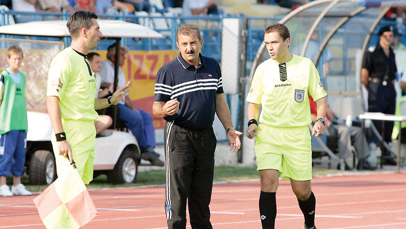 Popa: "Sper să nu mai fim tocați de arbitrii"