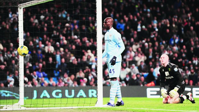 Like a BOSS!** Încă o "aroganță" marca Balotelli: a dat gol cu umărul în City - Norwich 5-1