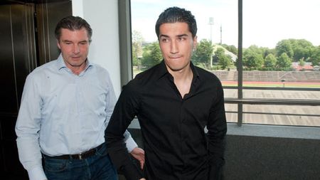 Sahin are genunchii tari când vorbește despre fenomenul Real:** "La 16 ani am jucat în fața a 50.000 de oameni"