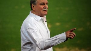 Are binecuvântarea de a pregăti dubla Stelei cu Twente!** Marele rival îi face lobby lui "Vamă": 'Poate lucra cu Gigi mai bine decât mine'