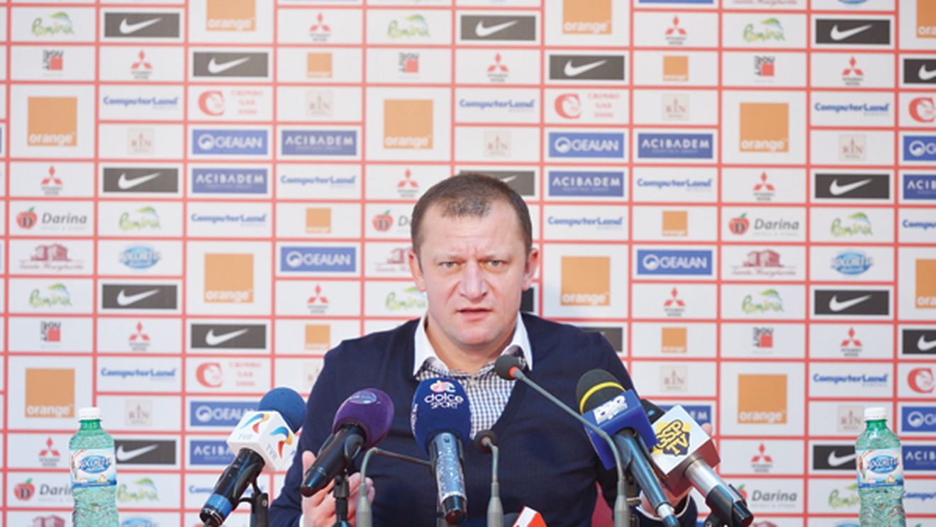 Staff-ul tehnic pune umărul la salvarea "câinilor"!** Sponsorul care îi poate scoate pe dinamoviști din 'groapă'