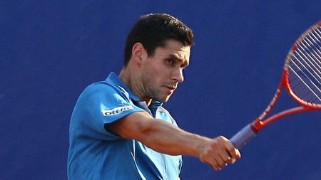 "Jucătorilor români le e greu să joace pe teren propriu!"